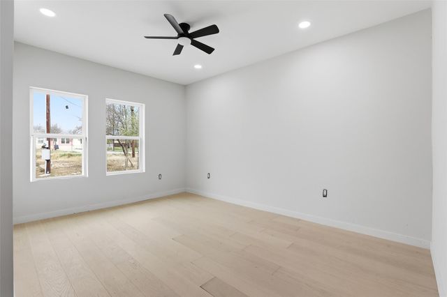 112 Chihuahua DR, Del Valle, TX 78617