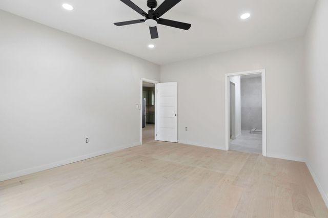 112 Chihuahua DR, Del Valle, TX 78617