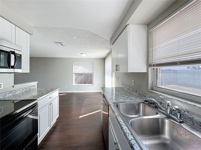 8508 WOODHURST DRIVE, Tampa, FL 33615