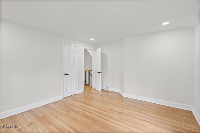 1413 Via Del Mar, Niskayuna, NY 12309