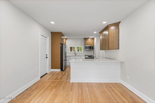 1413 Via Del Mar, Niskayuna, NY 12309