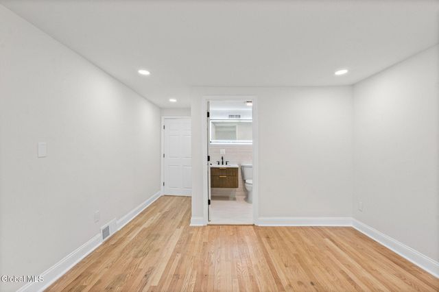 1413 Via Del Mar, Niskayuna, NY 12309