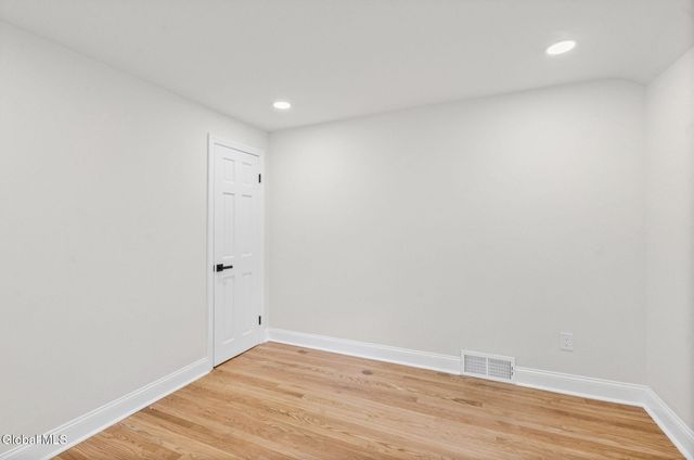 1413 Via Del Mar, Niskayuna, NY 12309