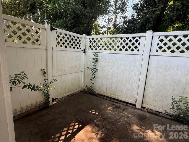 7033 Somerset Springs Drive, Charlotte, NC 28262