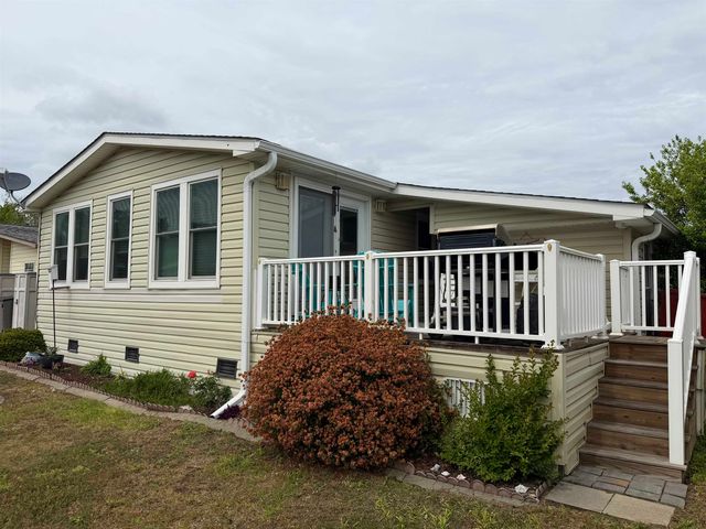 505 Meadowlark Dr., Surfside Beach, SC 29575
