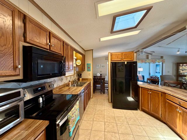 505 Meadowlark Dr., Surfside Beach, SC 29575