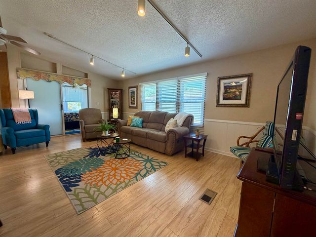 505 Meadowlark Dr., Surfside Beach, SC 29575