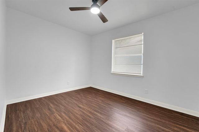 510 Pleasant Valley Road, Garland, TX 75040
