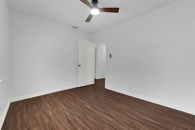 510 Pleasant Valley Road, Garland, TX 75040