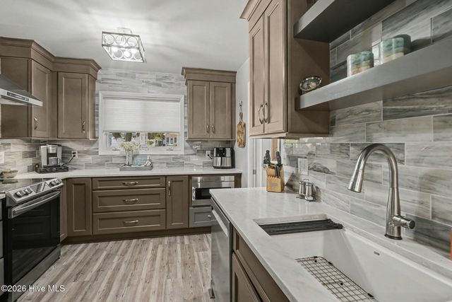 1737 Rosebay Court SW, Ocean Isle Beach, NC 28469