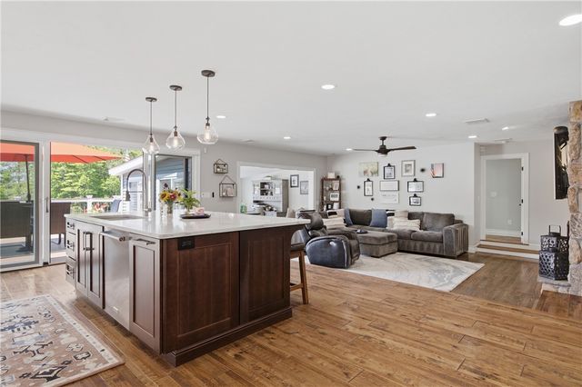 16 Countryside Drive, Johnston, RI 02919