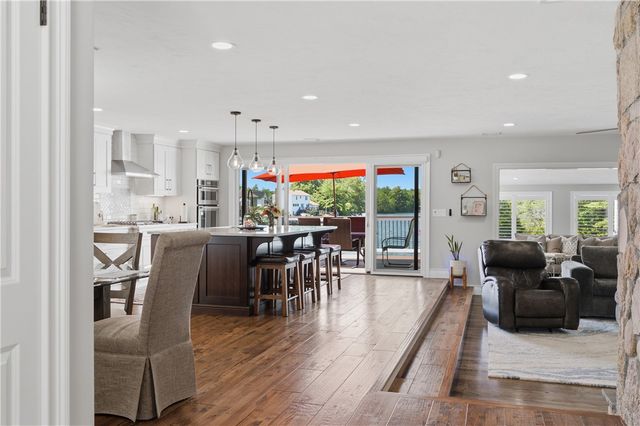16 Countryside Drive, Johnston, RI 02919