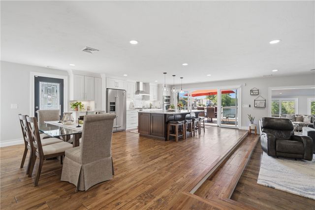 16 Countryside Drive, Johnston, RI 02919