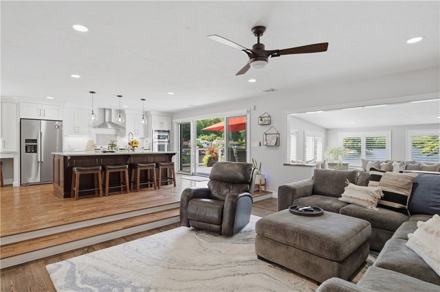 16 Countryside Drive, Johnston, RI 02919