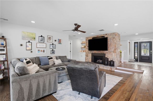 16 Countryside Drive, Johnston, RI 02919