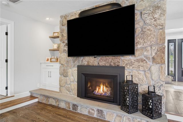 16 Countryside Drive, Johnston, RI 02919