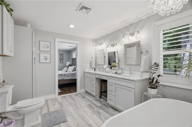16 Countryside Drive, Johnston, RI 02919