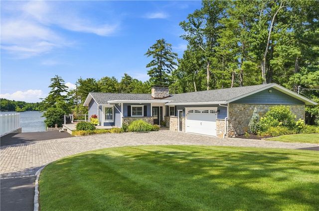 16 Countryside Drive, Johnston, RI 02919