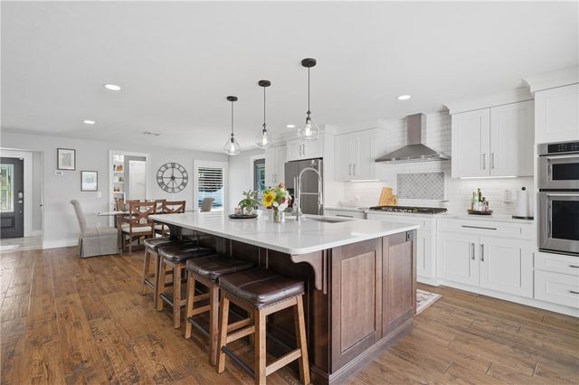 16 Countryside Drive, Johnston, RI 02919