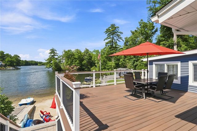 16 Countryside Drive, Johnston, RI 02919