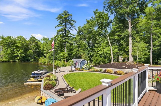 16 Countryside Drive, Johnston, RI 02919