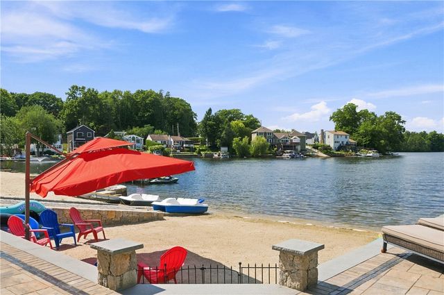 16 Countryside Drive, Johnston, RI 02919