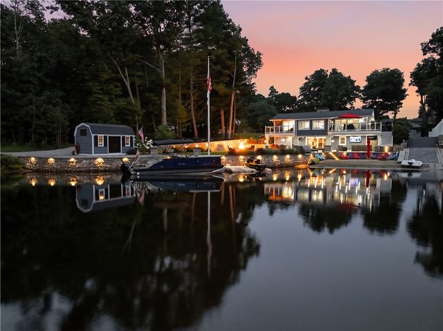 16 Countryside Drive, Johnston, RI 02919