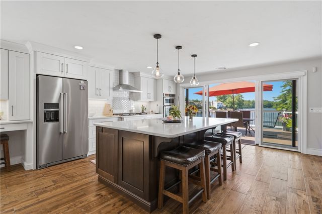 16 Countryside Drive, Johnston, RI 02919