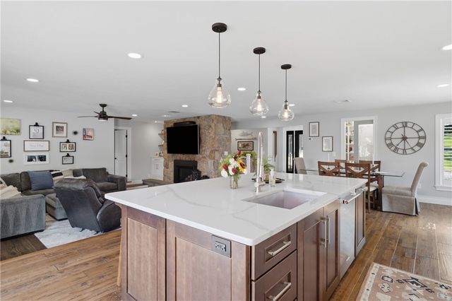 16 Countryside Drive, Johnston, RI 02919