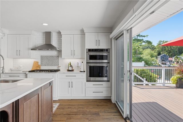 16 Countryside Drive, Johnston, RI 02919