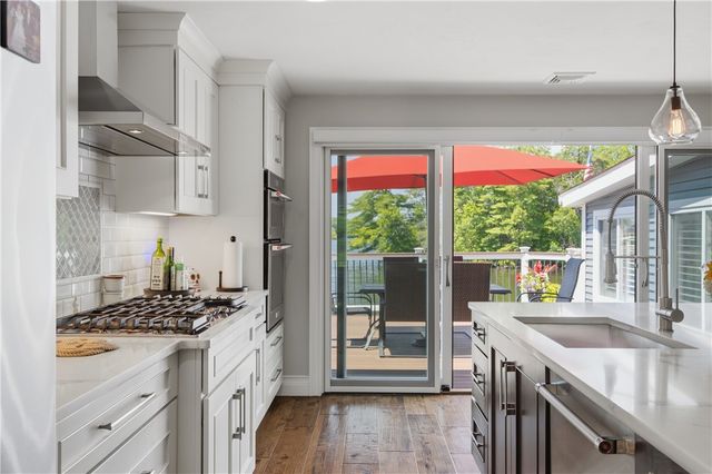 16 Countryside Drive, Johnston, RI 02919