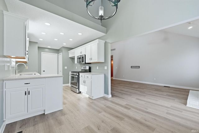 1226 Foxmoor Run, Fort Wayne, IN 46825
