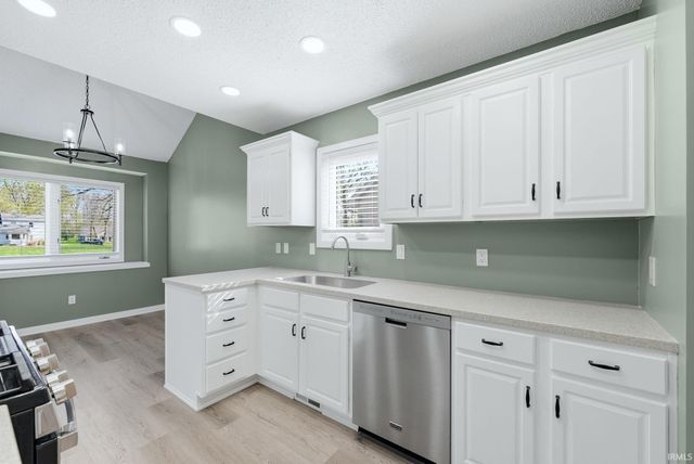 1226 Foxmoor Run, Fort Wayne, IN 46825
