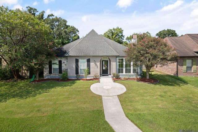8636 E Cypress Point Ct, Baton Rouge, LA 70809