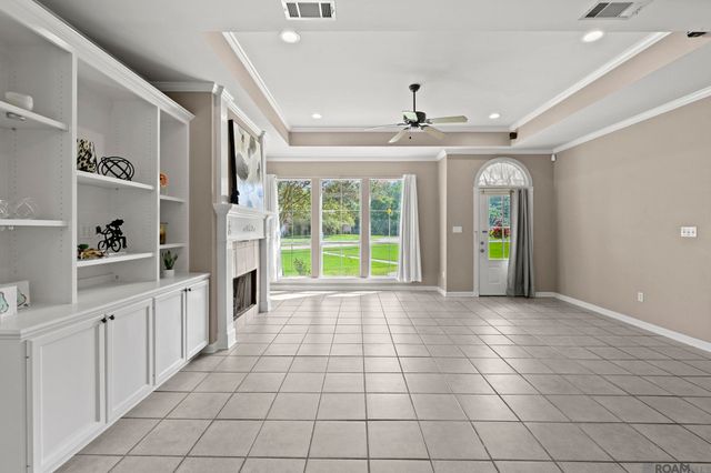 8636 E Cypress Point Ct, Baton Rouge, LA 70809