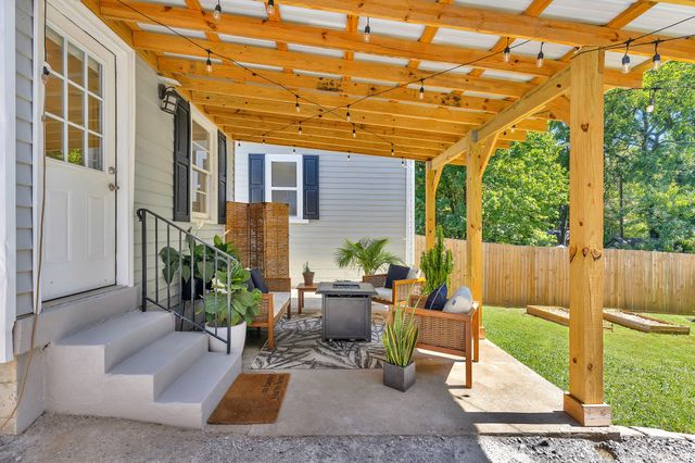 1002 Dew St, Nashville, TN 37206