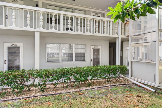 247 Ventnor R, Deerfield Beach, FL 33442