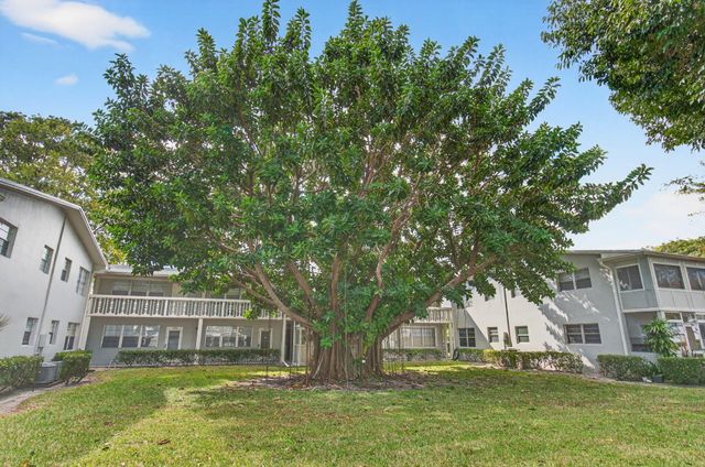 247 Ventnor R, Deerfield Beach, FL 33442