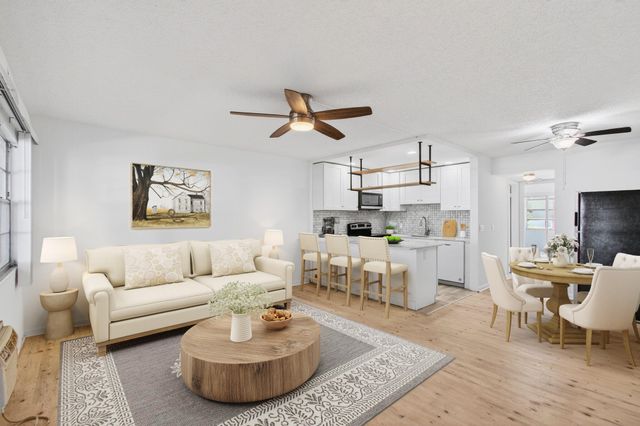 247 Ventnor R, Deerfield Beach, FL 33442