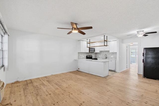 247 Ventnor R, Deerfield Beach, FL 33442