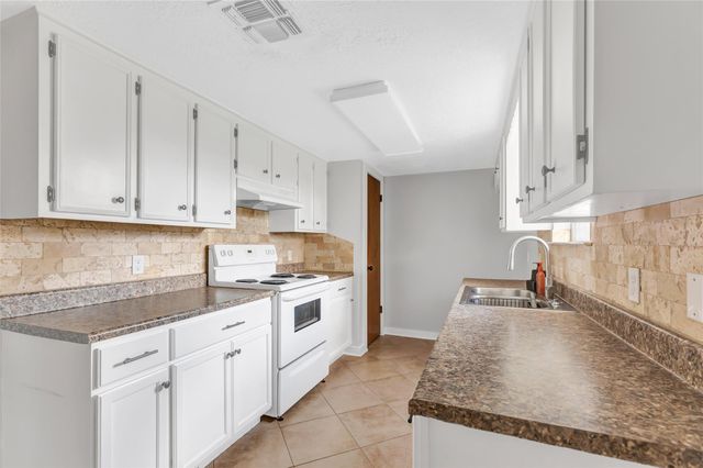 2634 Newman Street, Liberty, TX 77575