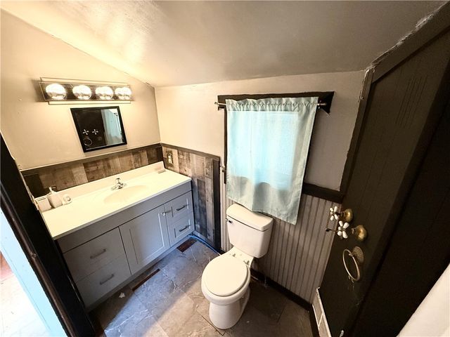 92 Euclid Ave, Sharon, PA 16146