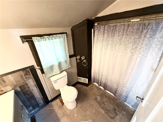 92 Euclid Ave, Sharon, PA 16146