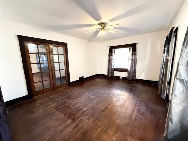 92 Euclid Ave, Sharon, PA 16146