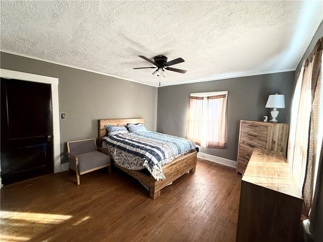 92 Euclid Ave, Sharon, PA 16146