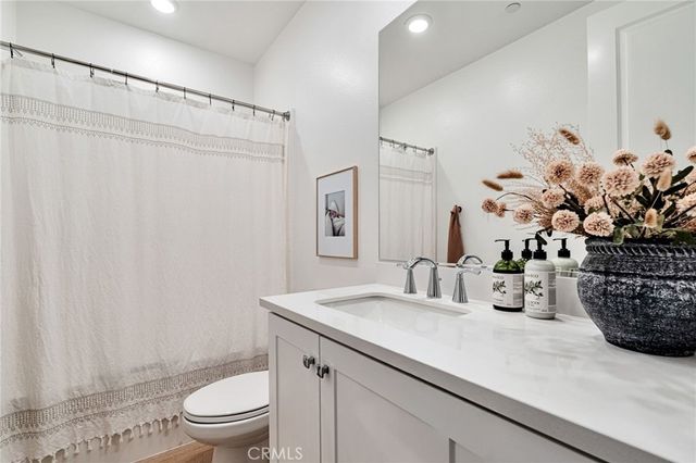 26958 Sandbar Willow Pl 205, Valencia, CA 91381