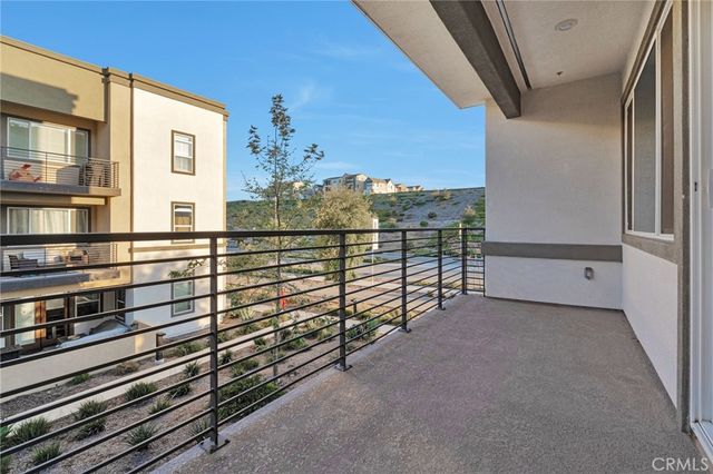 26958 Sandbar Willow Pl 205, Valencia, CA 91381