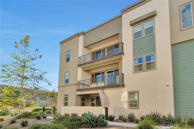 26958 Sandbar Willow Pl 205, Valencia, CA 91381