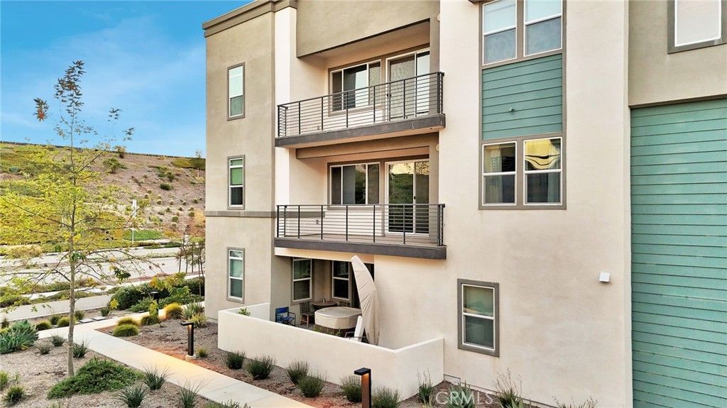 26958 Sandbar Willow Pl 205, Valencia, CA 91381
