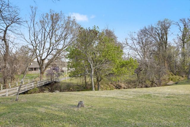 868 W Commercial Street, Broken Arrow, OK 74012